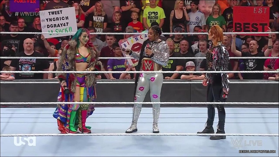WWE_RAW_30th_May_2022_720p_WEBRip_h264_mp4_000525291.jpg