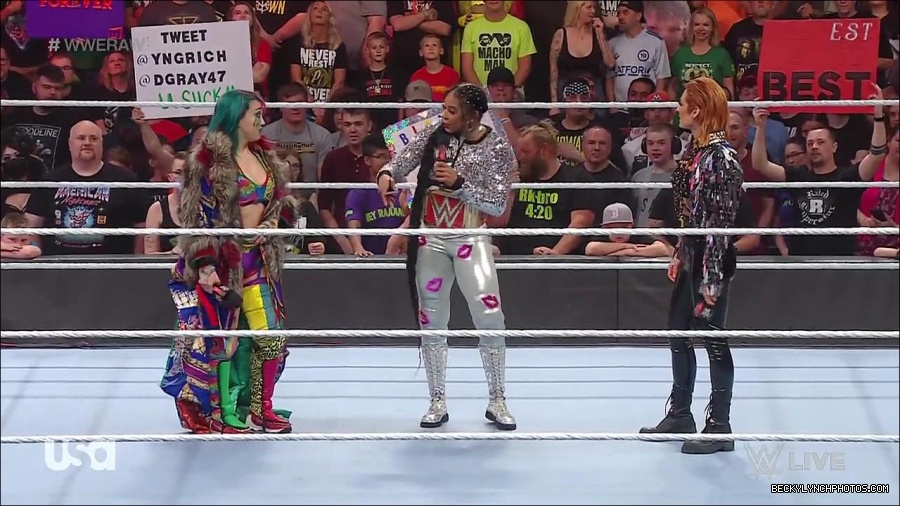 WWE_RAW_30th_May_2022_720p_WEBRip_h264_mp4_000526092.jpg