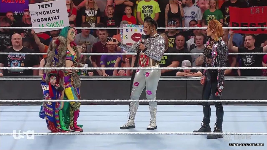 WWE_RAW_30th_May_2022_720p_WEBRip_h264_mp4_000528895.jpg