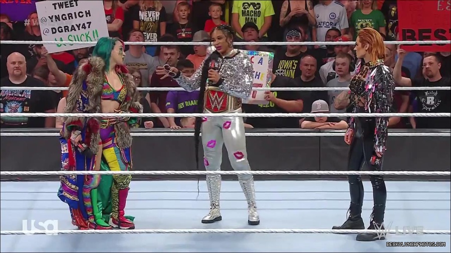 WWE_RAW_30th_May_2022_720p_WEBRip_h264_mp4_000531297.jpg