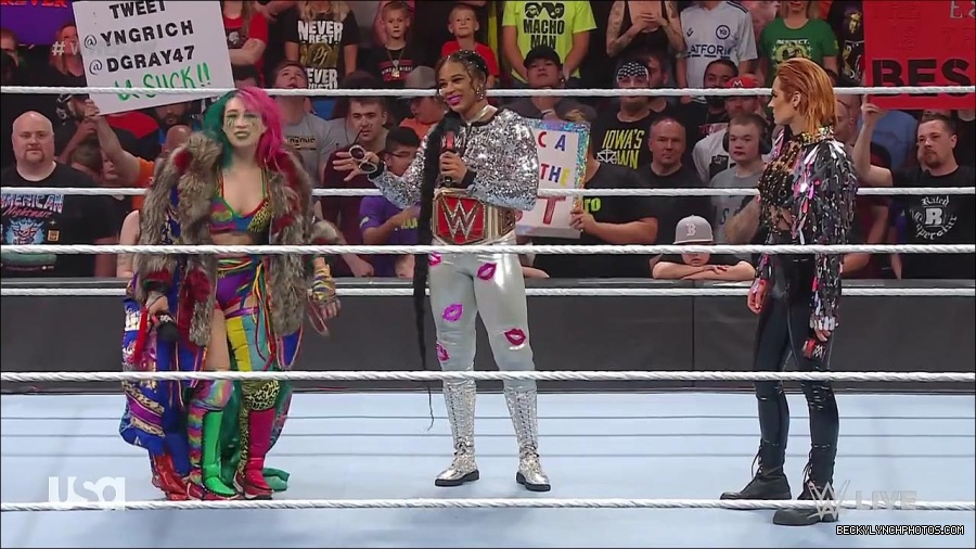 WWE_RAW_30th_May_2022_720p_WEBRip_h264_mp4_000531697.jpg