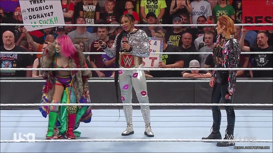 WWE_RAW_30th_May_2022_720p_WEBRip_h264_mp4_000532098.jpg