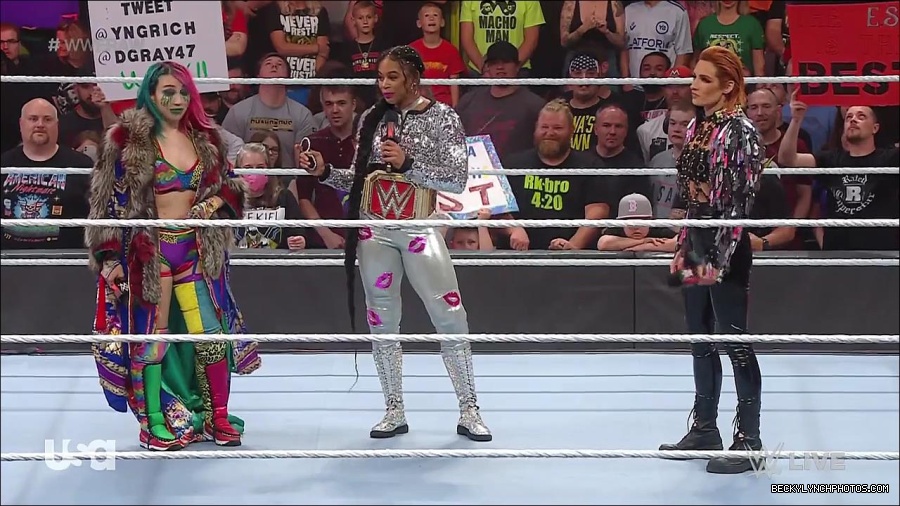 WWE_RAW_30th_May_2022_720p_WEBRip_h264_mp4_000537703.jpg