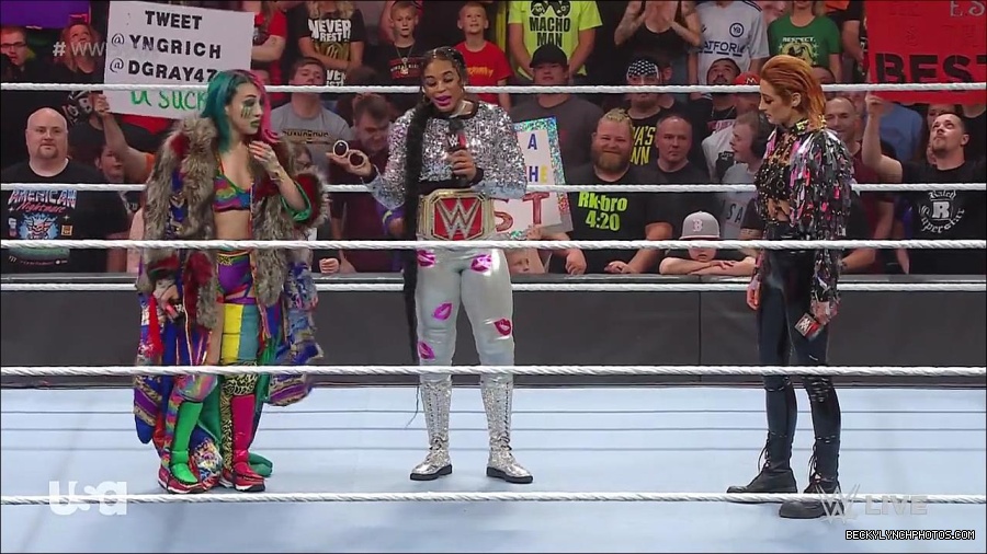 WWE_RAW_30th_May_2022_720p_WEBRip_h264_mp4_000539305.jpg