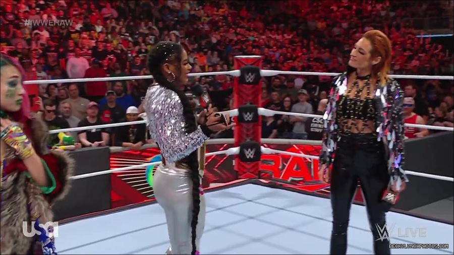 WWE_RAW_30th_May_2022_720p_WEBRip_h264_mp4_000540907.jpg
