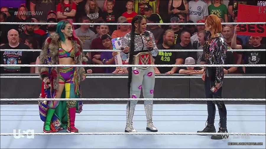 WWE_RAW_30th_May_2022_720p_WEBRip_h264_mp4_000542108.jpg