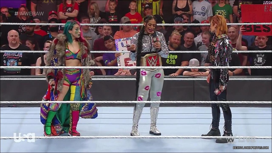WWE_RAW_30th_May_2022_720p_WEBRip_h264_mp4_000542508.jpg