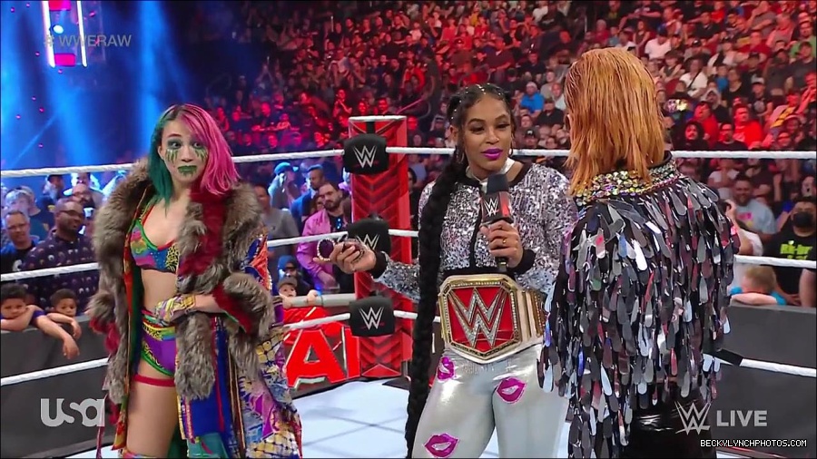 WWE_RAW_30th_May_2022_720p_WEBRip_h264_mp4_000545311.jpg