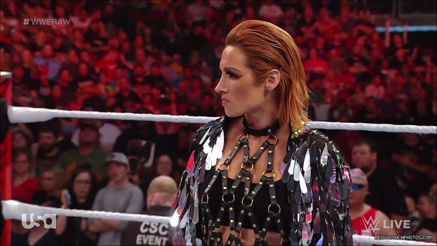 WWE_RAW_30th_May_2022_720p_WEBRip_h264_mp4_000546112.jpg