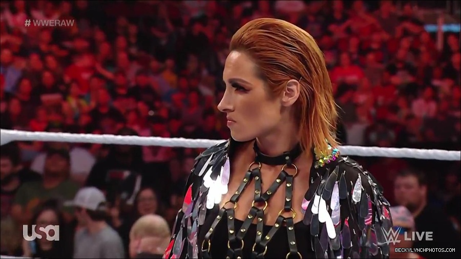 WWE_RAW_30th_May_2022_720p_WEBRip_h264_mp4_000546913.jpg
