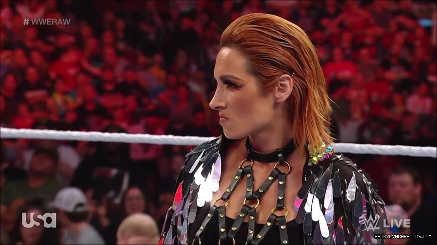 WWE_RAW_30th_May_2022_720p_WEBRip_h264_mp4_000547313.jpg