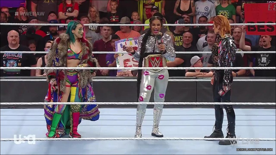 WWE_RAW_30th_May_2022_720p_WEBRip_h264_mp4_000547713.jpg