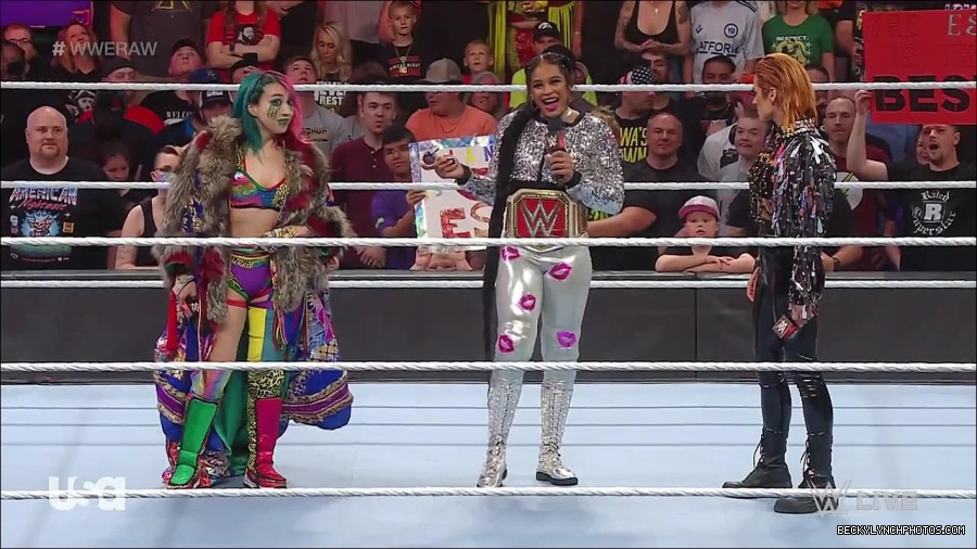 WWE_RAW_30th_May_2022_720p_WEBRip_h264_mp4_000548114.jpg