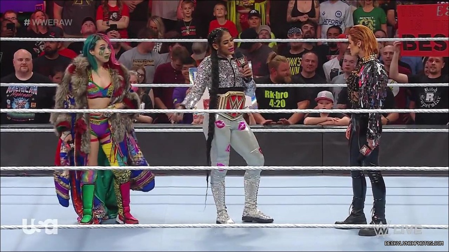 WWE_RAW_30th_May_2022_720p_WEBRip_h264_mp4_000550116.jpg