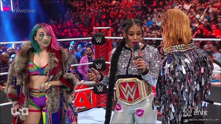WWE_RAW_30th_May_2022_720p_WEBRip_h264_mp4_000553319.jpg