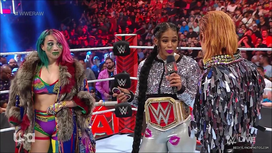 WWE_RAW_30th_May_2022_720p_WEBRip_h264_mp4_000553719.jpg