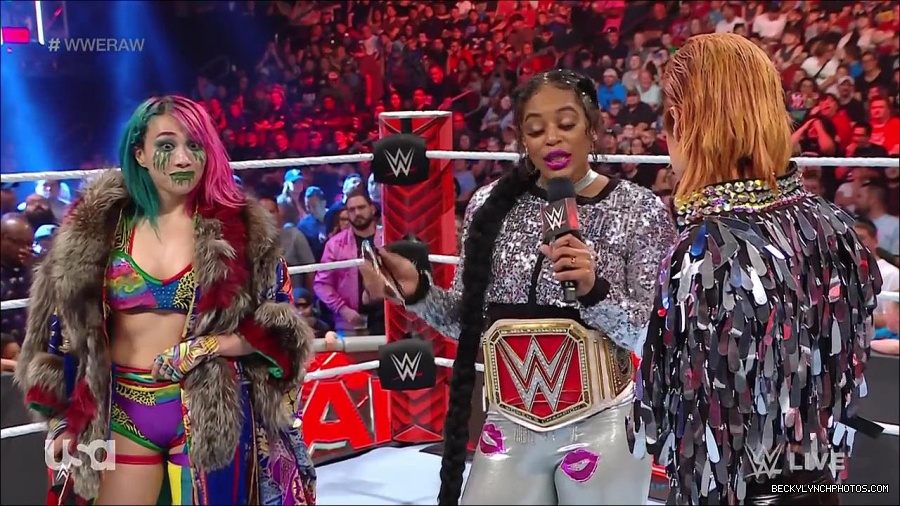 WWE_RAW_30th_May_2022_720p_WEBRip_h264_mp4_000554120.jpg