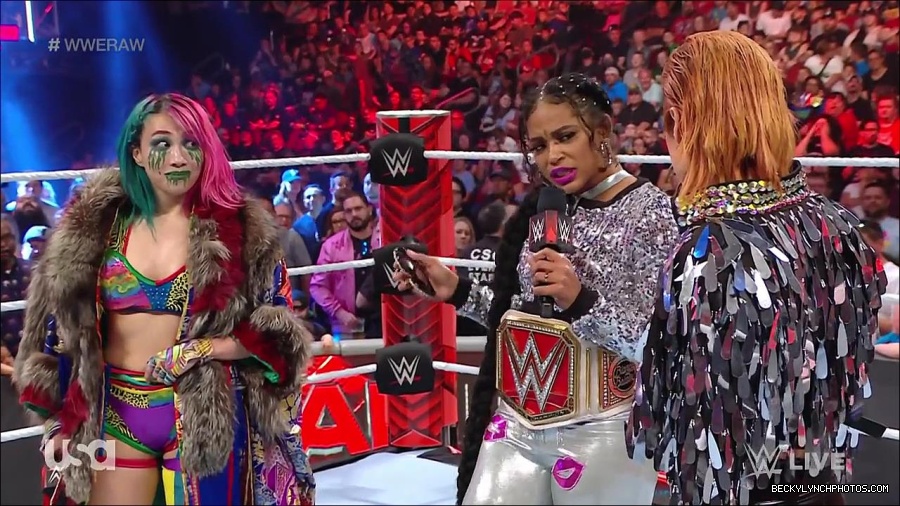 WWE_RAW_30th_May_2022_720p_WEBRip_h264_mp4_000554921.jpg
