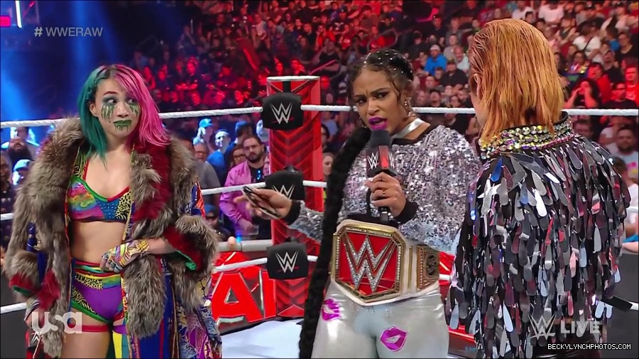 WWE_RAW_30th_May_2022_720p_WEBRip_h264_mp4_000555321.jpg
