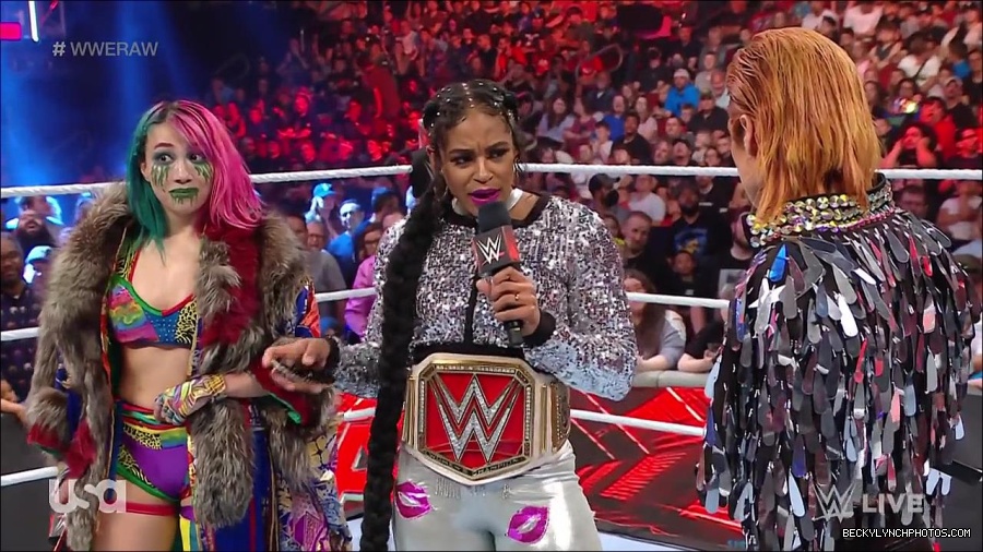 WWE_RAW_30th_May_2022_720p_WEBRip_h264_mp4_000556122.jpg