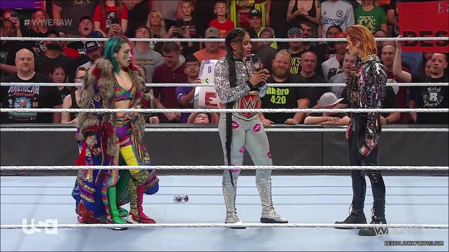 WWE_RAW_30th_May_2022_720p_WEBRip_h264_mp4_000557723.jpg