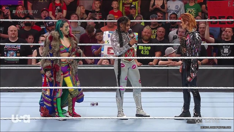 WWE_RAW_30th_May_2022_720p_WEBRip_h264_mp4_000558524.jpg