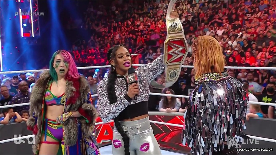 WWE_RAW_30th_May_2022_720p_WEBRip_h264_mp4_000561727.jpg