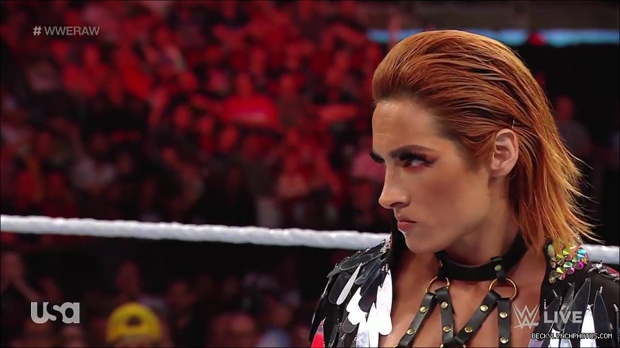 WWE_RAW_30th_May_2022_720p_WEBRip_h264_mp4_000565331.jpg