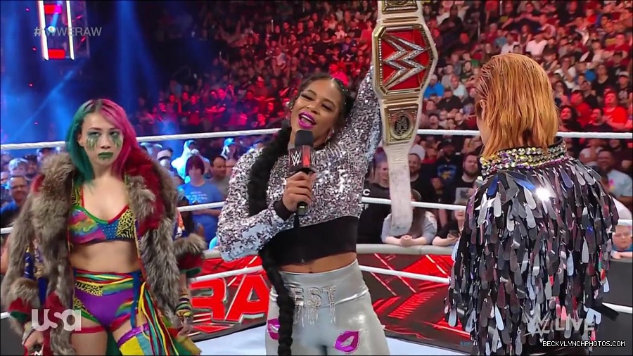 WWE_RAW_30th_May_2022_720p_WEBRip_h264_mp4_000568134.jpg