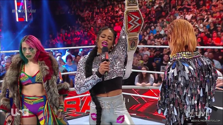 WWE_RAW_30th_May_2022_720p_WEBRip_h264_mp4_000568534.jpg