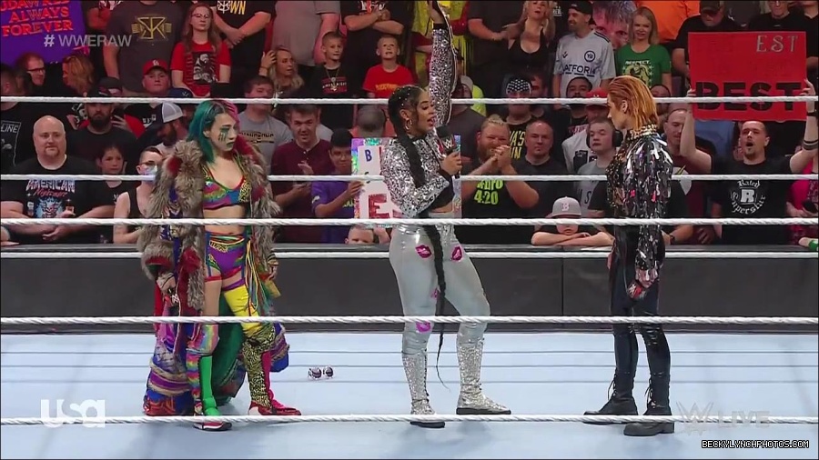 WWE_RAW_30th_May_2022_720p_WEBRip_h264_mp4_000568935.jpg