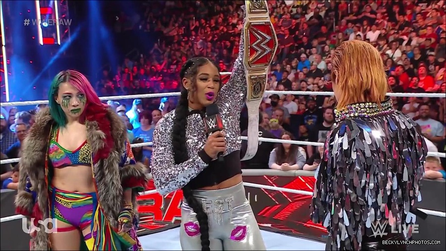 WWE_RAW_30th_May_2022_720p_WEBRip_h264_mp4_000570937.jpg