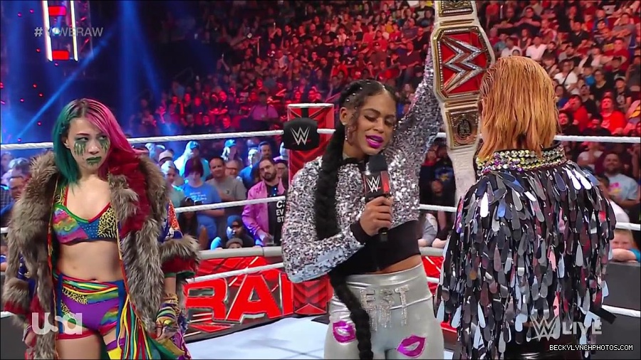 WWE_RAW_30th_May_2022_720p_WEBRip_h264_mp4_000573339.jpg