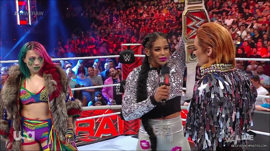 WWE_RAW_30th_May_2022_720p_WEBRip_h264_mp4_000574941.jpg