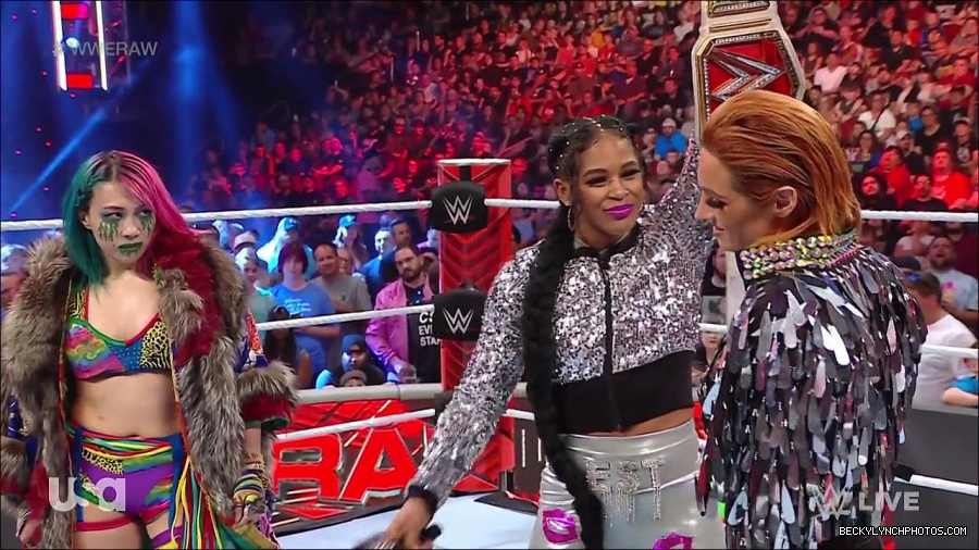 WWE_RAW_30th_May_2022_720p_WEBRip_h264_mp4_000575341.jpg