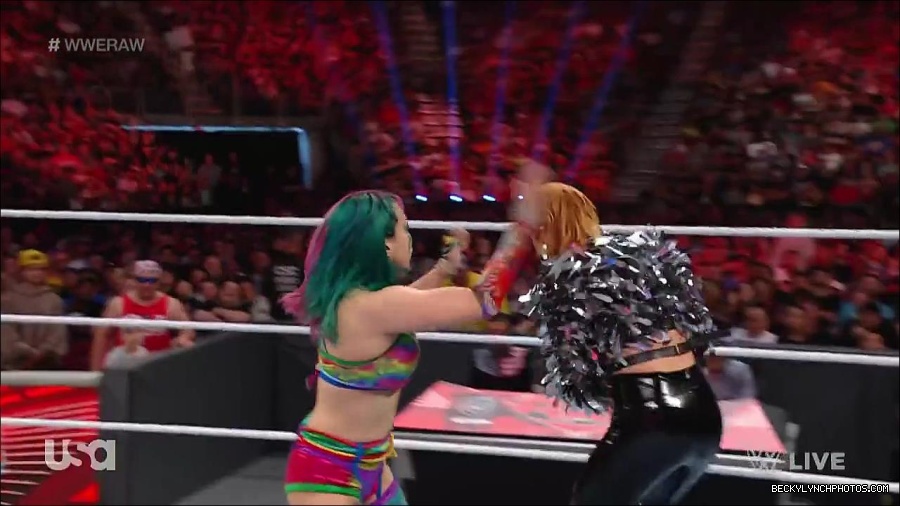 WWE_RAW_30th_May_2022_720p_WEBRip_h264_mp4_000579345.jpg