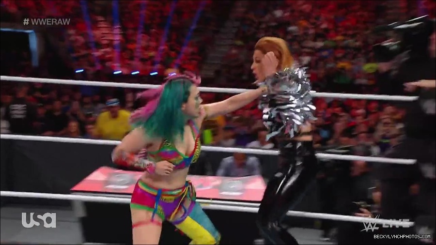 WWE_RAW_30th_May_2022_720p_WEBRip_h264_mp4_000579745.jpg