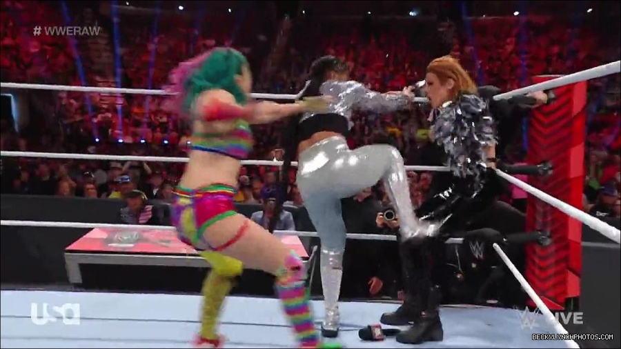 WWE_RAW_30th_May_2022_720p_WEBRip_h264_mp4_000585351.jpg