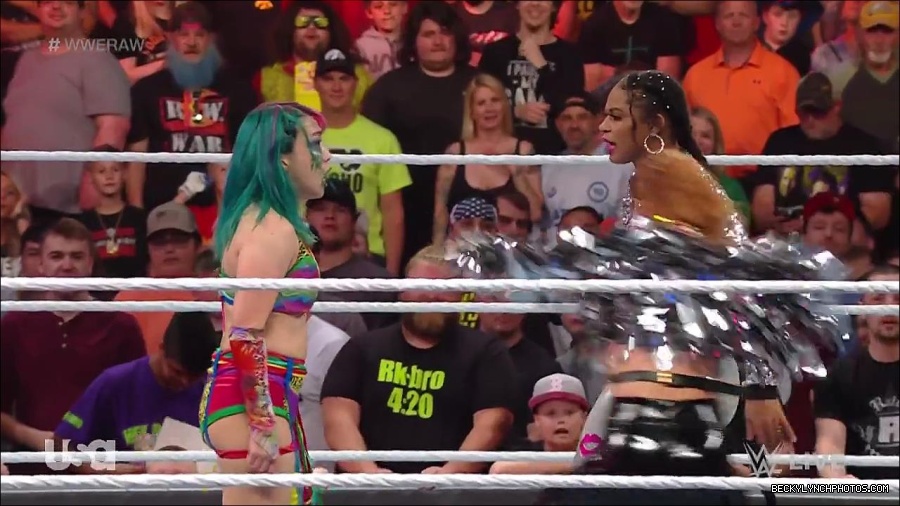 WWE_RAW_30th_May_2022_720p_WEBRip_h264_mp4_000593759.jpg