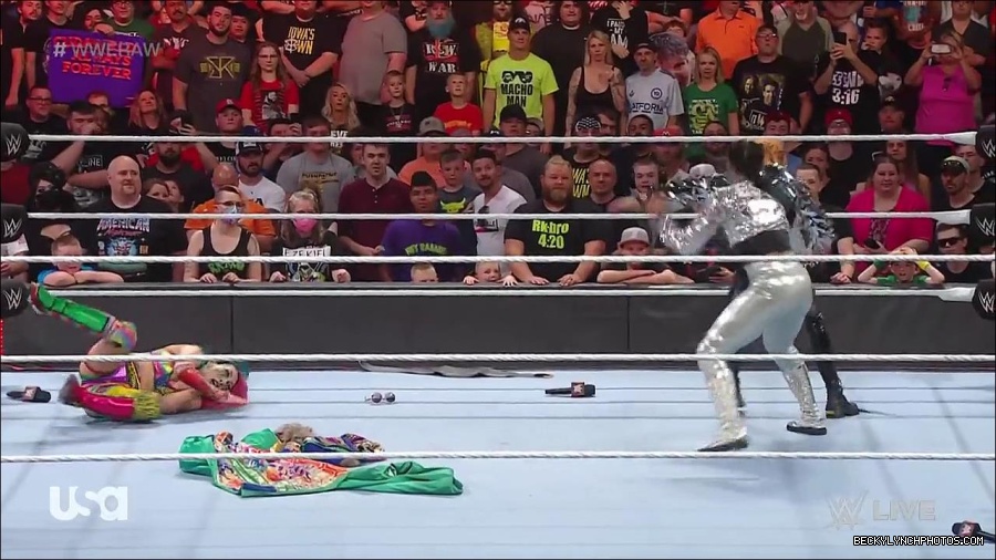 WWE_RAW_30th_May_2022_720p_WEBRip_h264_mp4_000596963.jpg