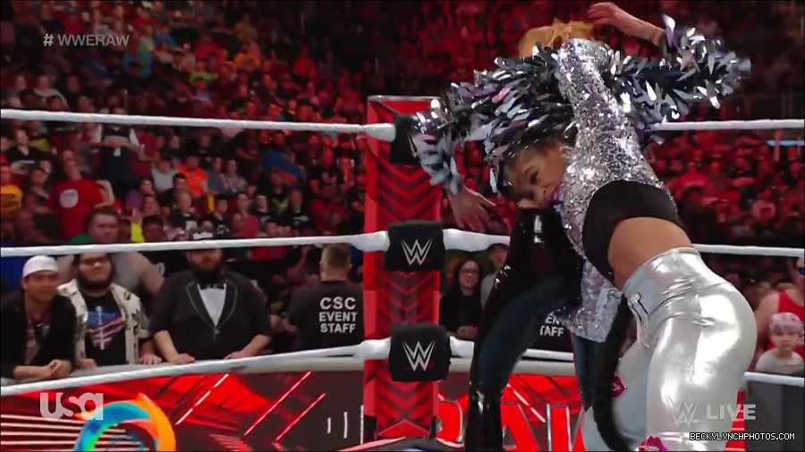 WWE_RAW_30th_May_2022_720p_WEBRip_h264_mp4_000597763.jpg