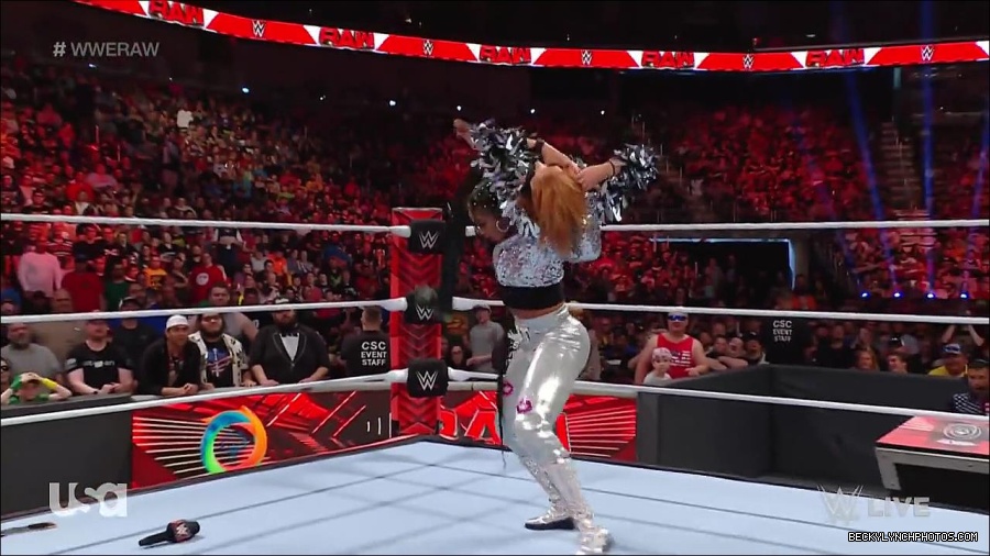 WWE_RAW_30th_May_2022_720p_WEBRip_h264_mp4_000598965.jpg