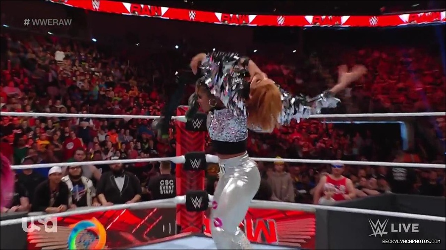 WWE_RAW_30th_May_2022_720p_WEBRip_h264_mp4_000599365.jpg