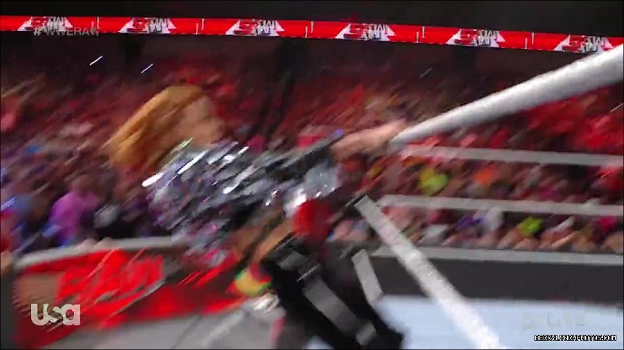 WWE_RAW_30th_May_2022_720p_WEBRip_h264_mp4_000603769.jpg