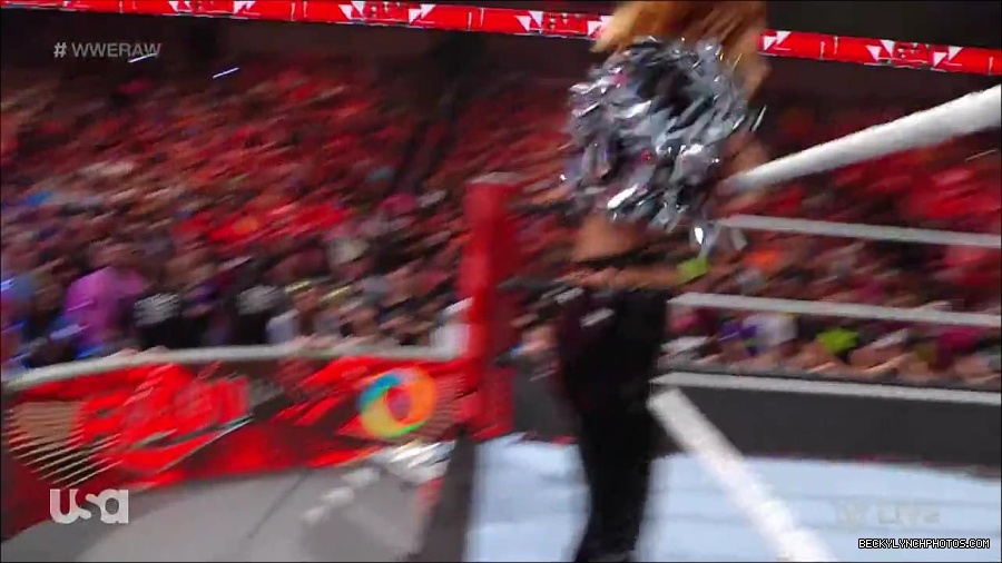 WWE_RAW_30th_May_2022_720p_WEBRip_h264_mp4_000604170.jpg