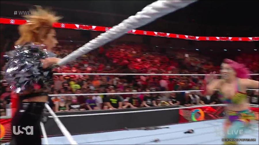 WWE_RAW_30th_May_2022_720p_WEBRip_h264_mp4_000604570.jpg