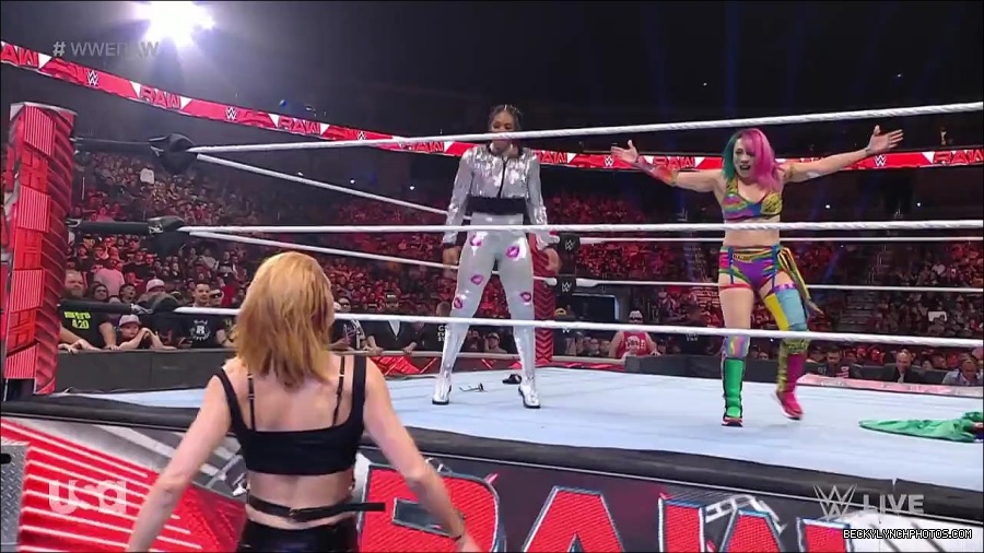 WWE_RAW_30th_May_2022_720p_WEBRip_h264_mp4_000612178.jpg