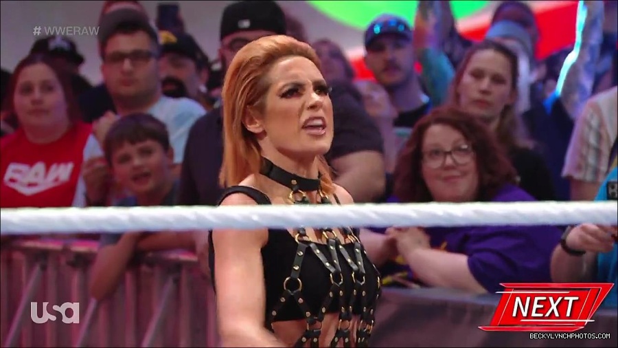 WWE_RAW_30th_May_2022_720p_WEBRip_h264_mp4_000630997.jpg