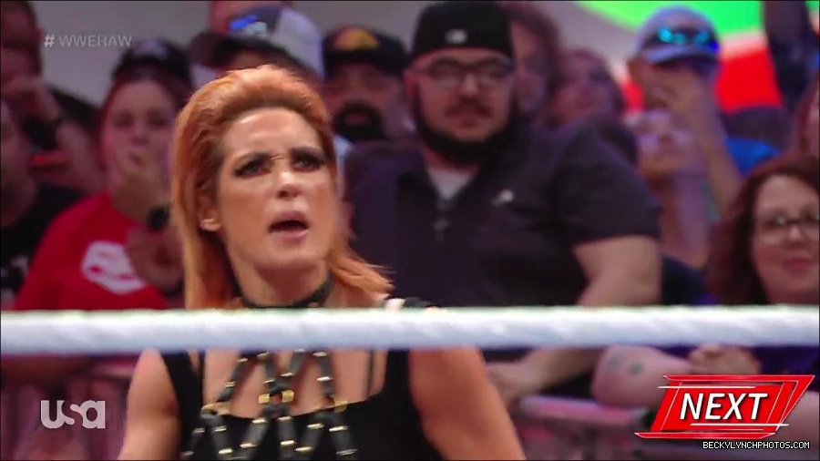 WWE_RAW_30th_May_2022_720p_WEBRip_h264_mp4_000634600.jpg