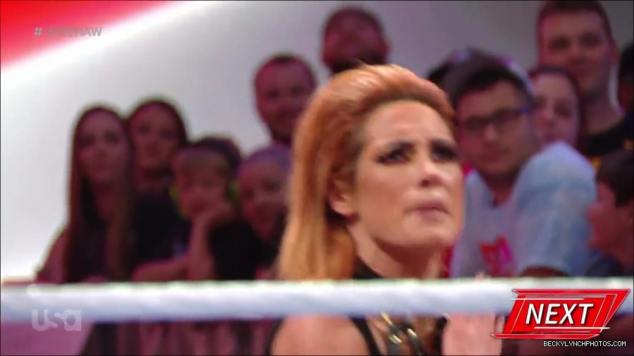 WWE_RAW_30th_May_2022_720p_WEBRip_h264_mp4_000636202.jpg